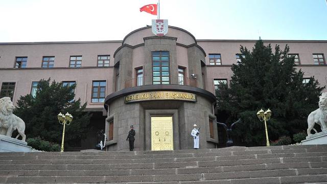 Genelkurmay'dan o afişlere eleştiri