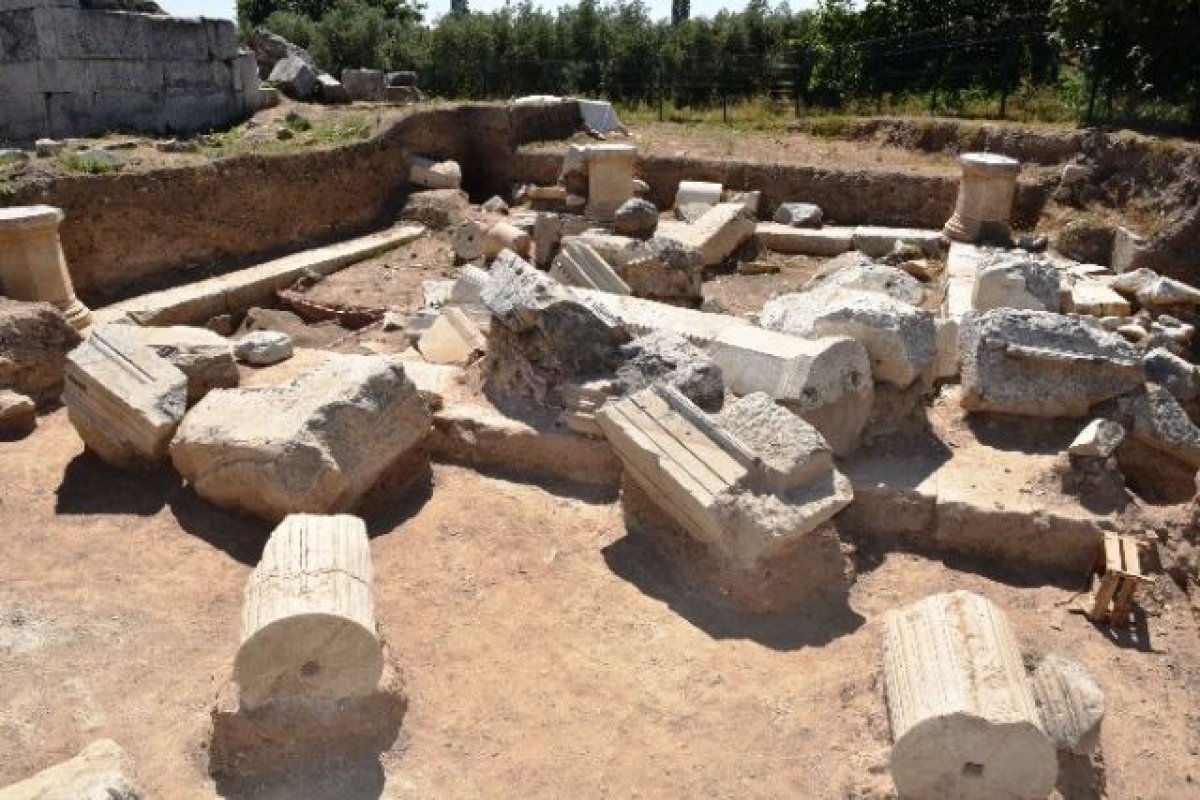 İznik'te antik tiyatro gün yüzüne çıkıyor