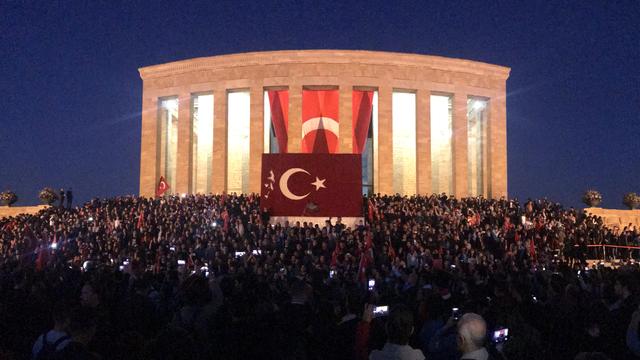 20 Bin Genç TGB Öncülüğünde Anıtkabir'de Andımız'ı Okudu