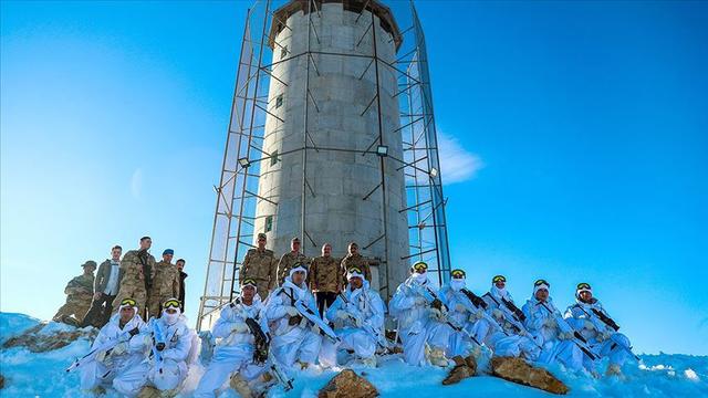 Mehmetçik İki Bin Rakımda PKK'ya Göz Açtırmıyor