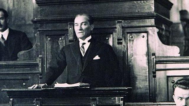Atatürk Hepimize Lazım