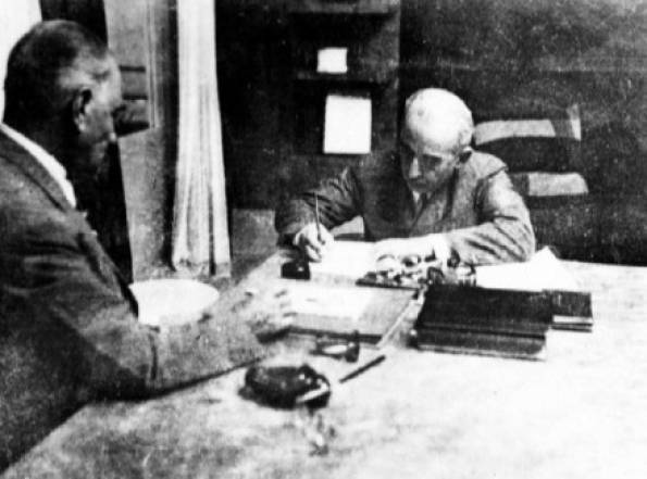 İsmet İnönü'yü saygıyla anıyoruz