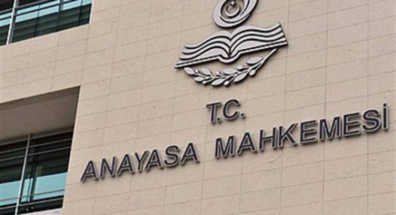 Aileler AYM önüne çıkarma yapıyor