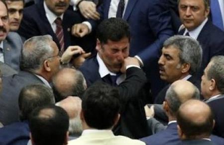 Zorbalara gereken yanıtı gençlik verecek