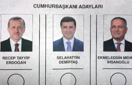 Birden çok oy kullanırken yakalandı