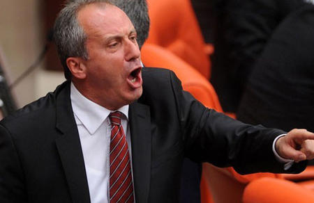 Görevinden istifa ediyor