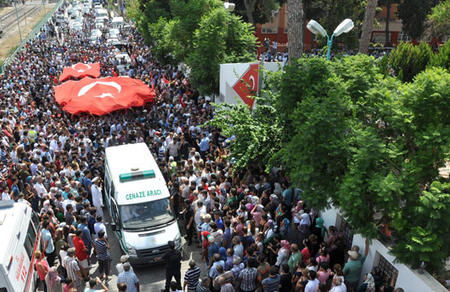Şehidi binler uğurladı