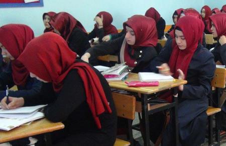 İmam Hatip'te Türkçe konuşmak yasak