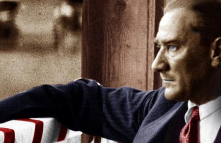 "Atatürk'e diktatör diyen kara cahildir"