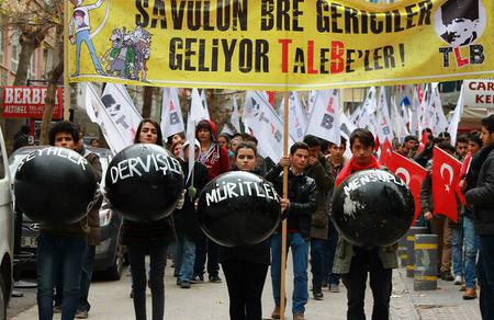 TLB'den Akif Beki'ye cevap:''Balık aramak için ağaca tırmanan Beki''