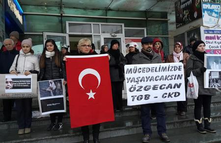 TGB Gemlik: Mücadelemizde yaşayacaksın Özgecan!