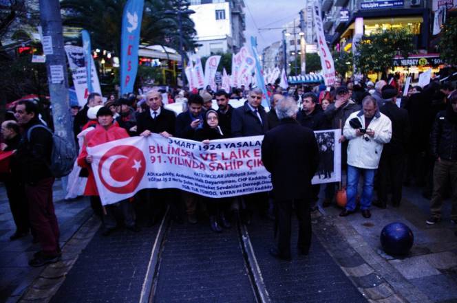 Cumhuriyet devriminin yılmaz bekçisiyiz