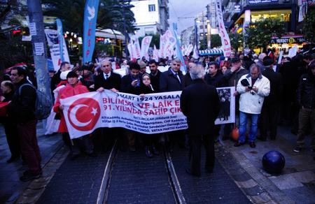Cumhuriyet devriminin yılmaz bekçisiyiz