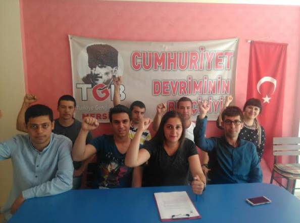 Cumhurbaşkanına hakaretten yargılanan arkadaşlarımız: "G&uuml;c&uuml;m&uuml;z&uuml; halkımızdan alıyoruz"