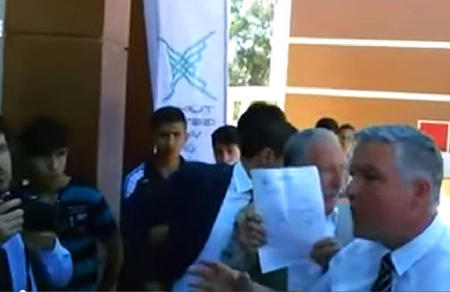 Adana'da yandaş panel protestosu