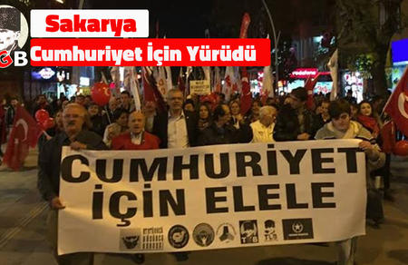 Sakarya Cumhuriyet İçin Yürüdü!