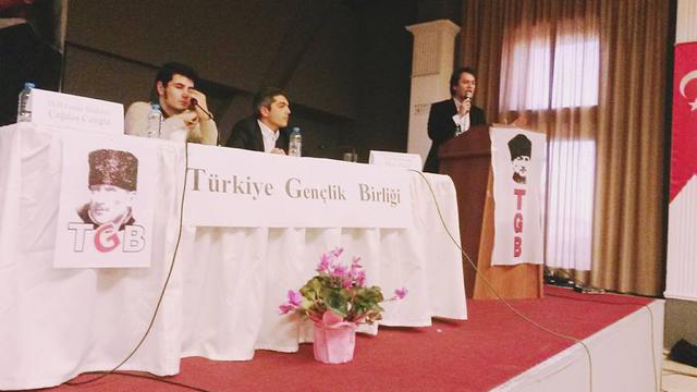 &Ccedil;ağdaş Cengiz ve İlker Y&uuml;cel Ayvalık'tan Seslendi: Safları Sıklaştıralım