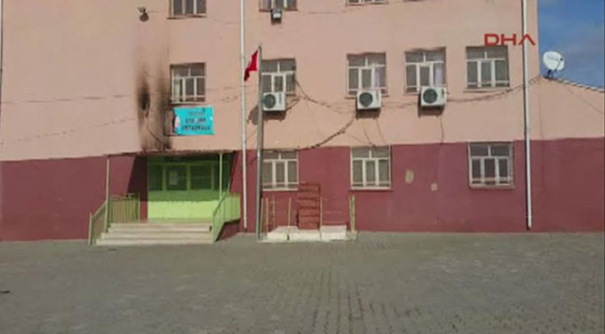 PKK, Çocukların İçinde Bulunduğu Okula Bombalı ve Molotoflu Saldırıda Bulundu
