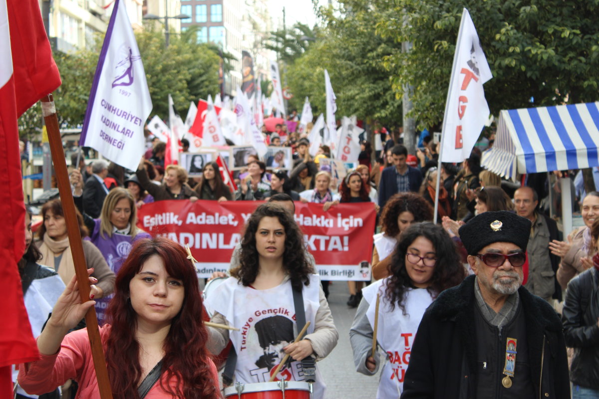 Kadınlar Eşitlik, Adalet ve Yaşam Hakkı İ&ccedil;in Y&uuml;r&uuml;d&uuml;