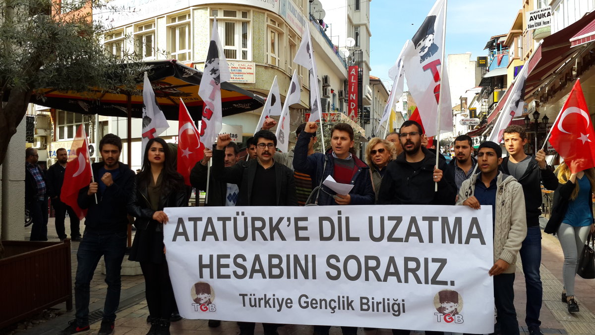 "Atatürk'e Dil Uzatma Hesabını Sorarız!"