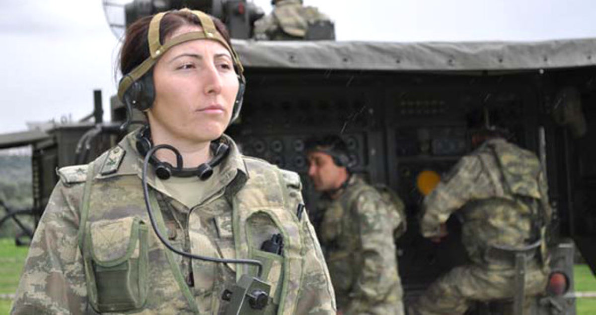 Cephede Bir Kadın: Özlem Üsteğmen