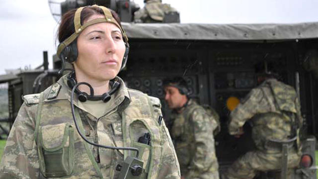 Cephede Bir Kadın: Özlem Üsteğmen