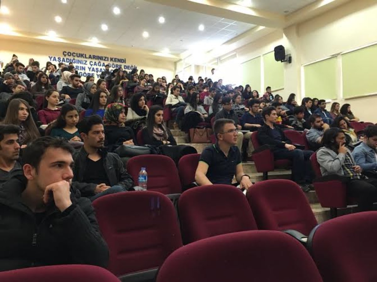 SDÜ Öğrencileri Kültür ve Kitap Kulübü'nün 18 Mart Etkinliğinde Buluştu