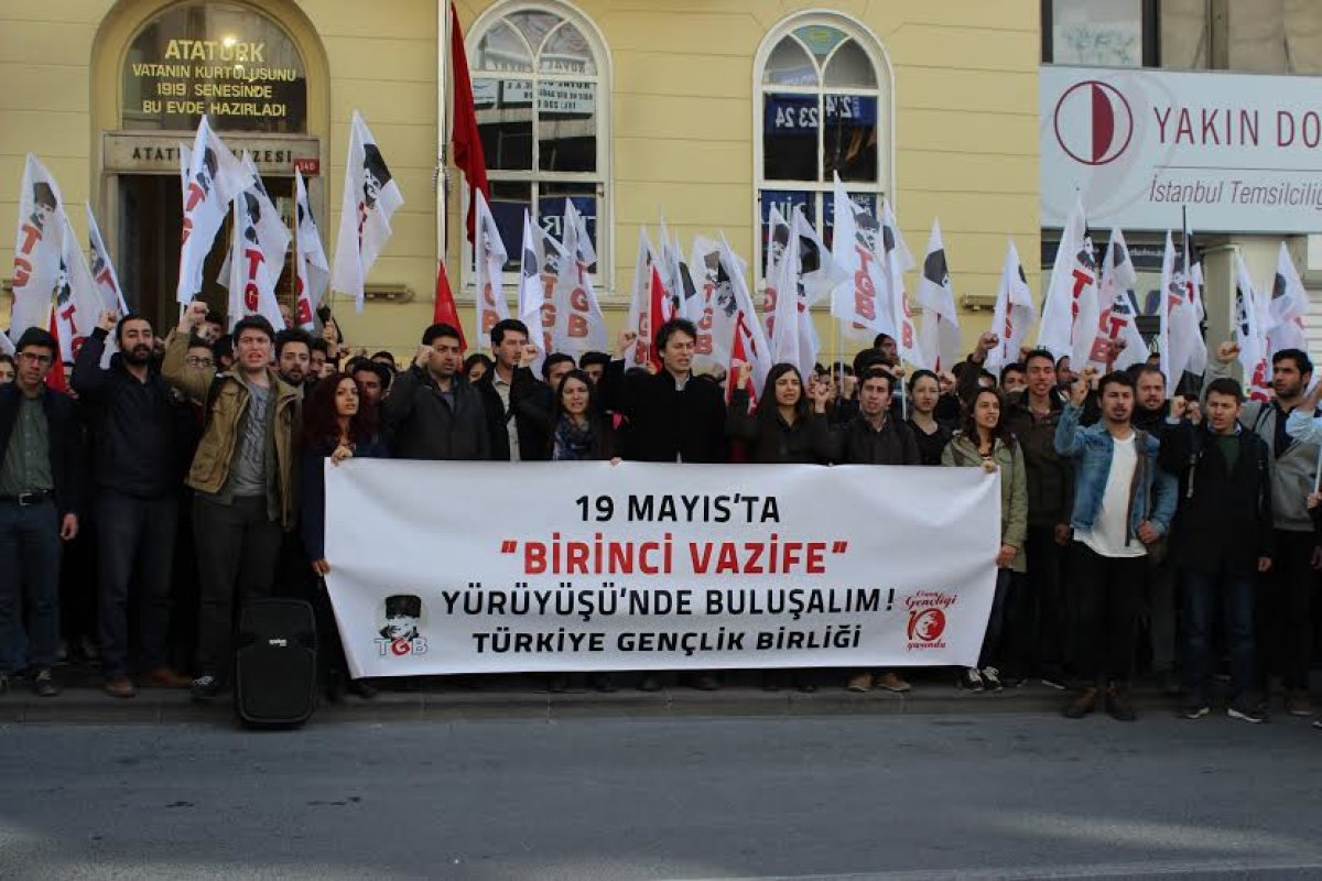 Gen&ccedil;lik 19 Mayıs&rsquo;ta Yeni Anayasa Ve Başkanlık Sistemine &Ccedil;omak Sokacak 