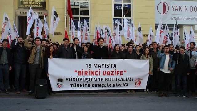 Gen&ccedil;lik 19 Mayıs&rsquo;ta Yeni Anayasa Ve Başkanlık Sistemine &Ccedil;omak Sokacak 