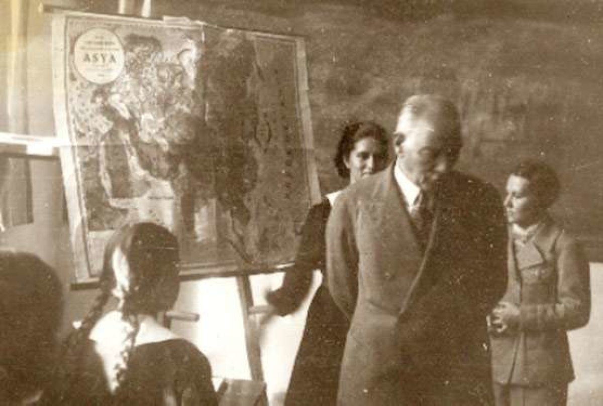 Geleceğin Eğitimcileri Atat&uuml;rks&uuml;z Ders Kitaplarına İzin Vermeyecek!