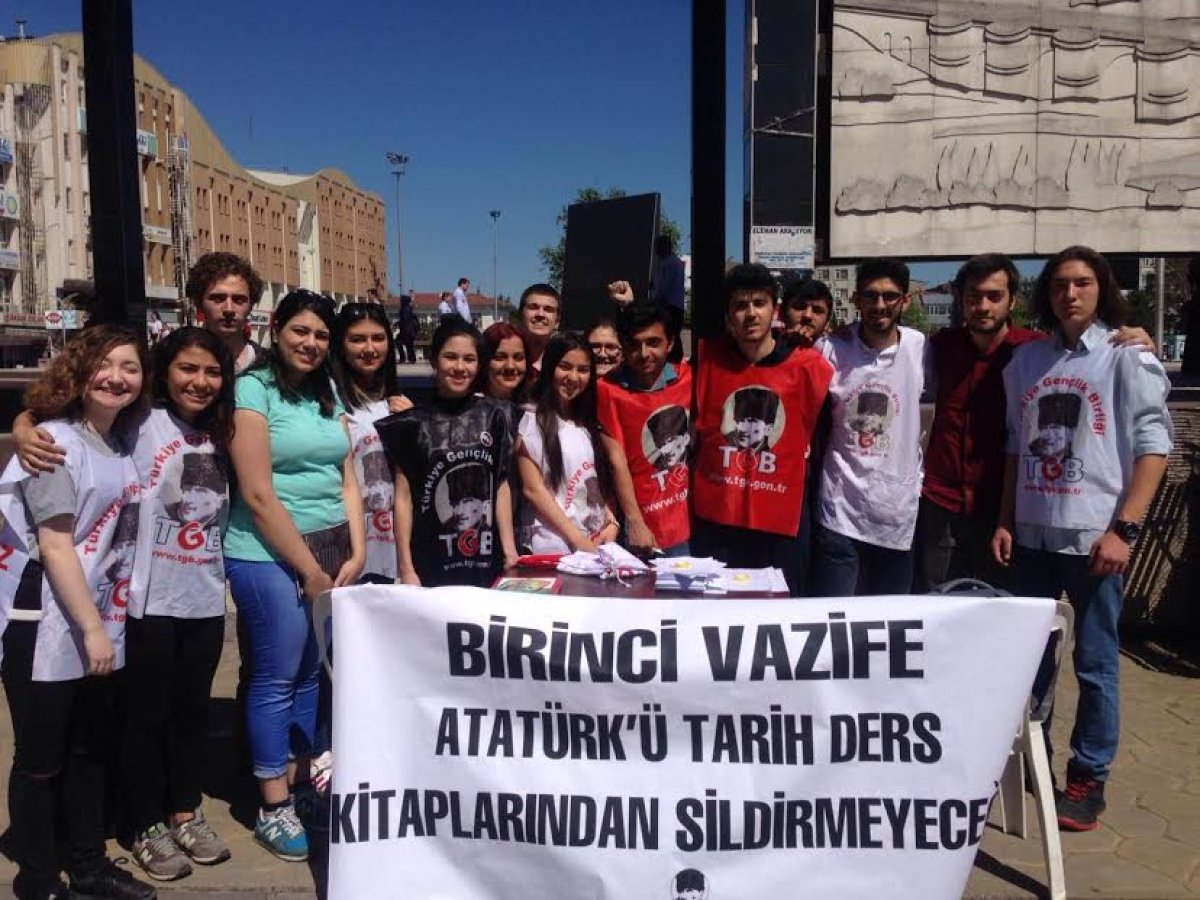 TLB Sakarya, Atat&uuml;rk'&uuml; Silmeye Kalkanlara Meydan Okudu!