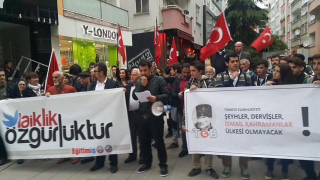 Ordulular Laiklik D&uuml;şmanlarına Meydan Okudu