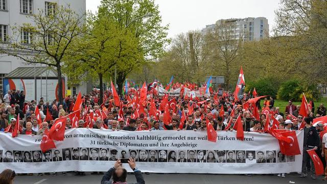 Berlin’de Soykırım İftiralarına Karşı Büyük Yürüyüş!
