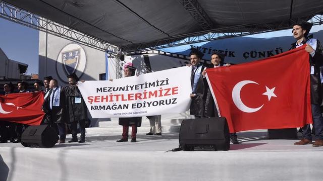 Ankara Üniversitesi Öğrencileri, Mezuniyetlerini Mehmetçiğe Armağan Etti