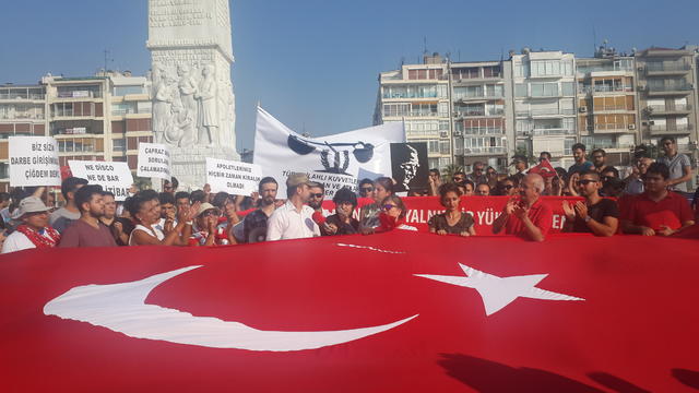 Harbiyeliler FETÖ'yü Protesto Etti!