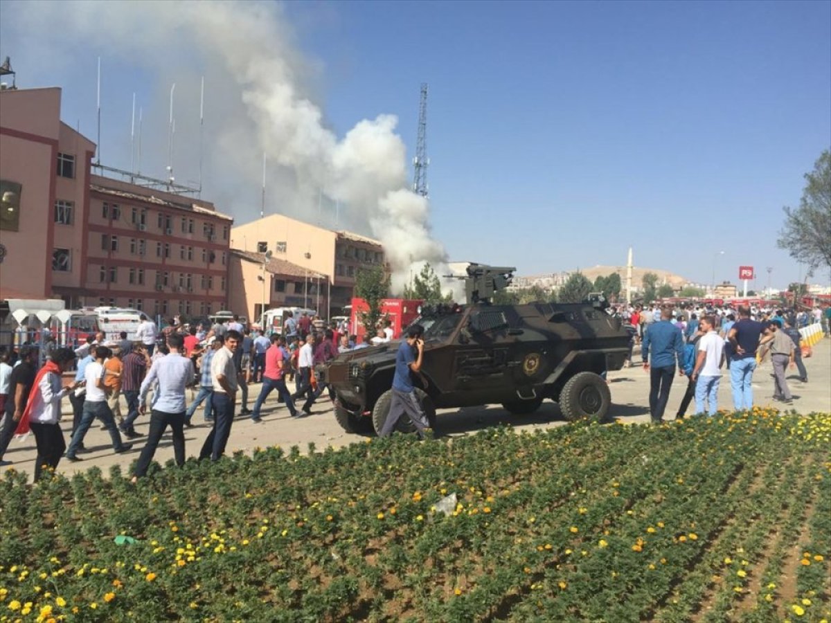 Son Dakika!  Elazığ Emniyet Müdürlüğü Önünde Patlama
