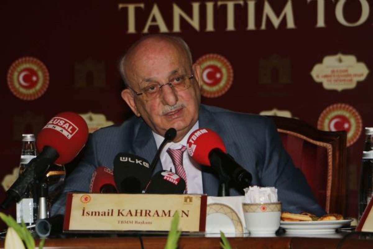 Abdülhamit İle Hürriyet Mücadelesi Yürütülemez