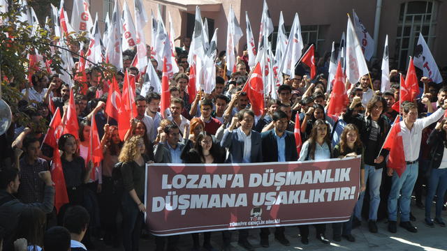 İn&ouml;n&uuml;'n&uuml;n Evinden Uyardık: Lozan'a D&uuml;şmanlık D&uuml;şmana Uşaklıktır!