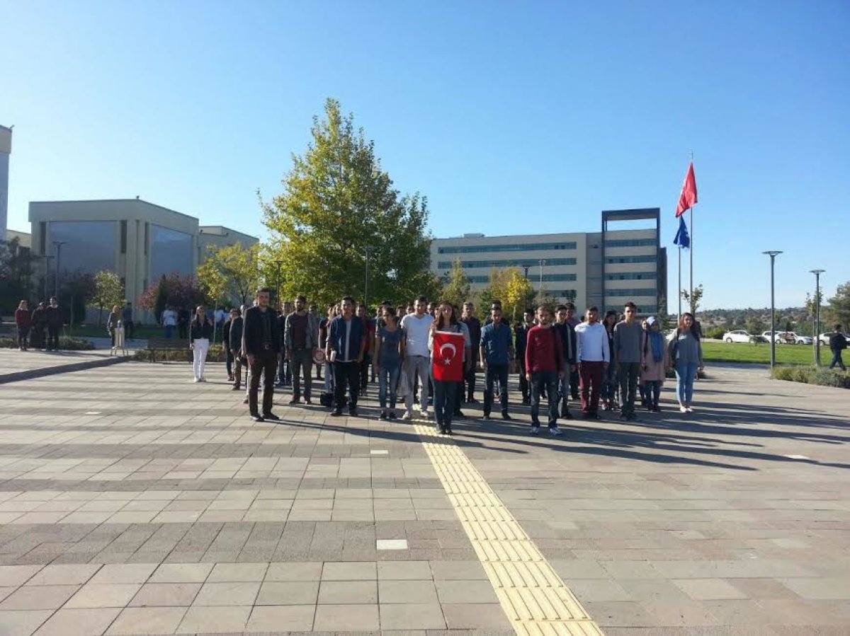 Uşak Üniversitesi Öğrencileri Şehitlerimiz İçin Ayakta! 