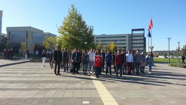 Uşak Üniversitesi Öğrencileri Şehitlerimiz İçin Ayakta! 