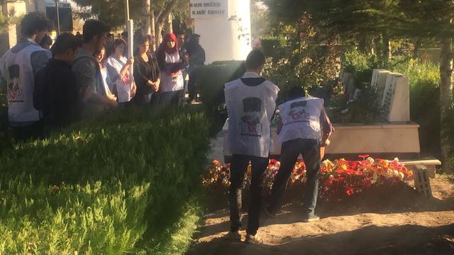 TGB Niğde'den Şehit &Ouml;mer Halisdemir'in Mezarı'na Ziyaret