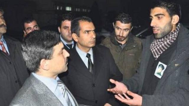 Devrimcilere "Sizi Okuldan Atarım" dedi Kendisi Atıldı