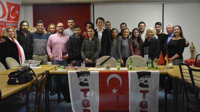 Mustafa Kemal&rsquo;in askerleri Bielefeld&rsquo;de buluştu