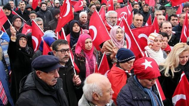 Hollandalı Türkler'den Teröre Lanet Mitingi
