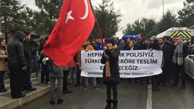 Marmara Üniversitesi Öğrencileri Tek Yürek: "Hepimiz Türk Polisiyiz!"