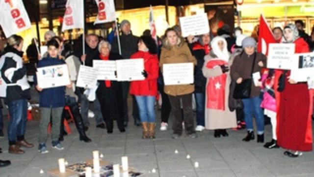 Beşiktaş'ta Yaşanan Terör Saldırısı Hannover'da Protesto Edildi