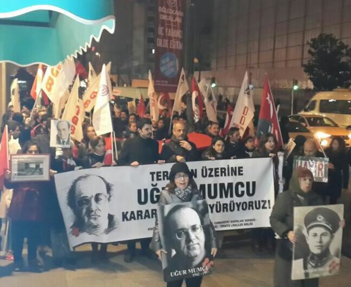 İstanbul'da vatanseverler Uğur Mumcu için yürüdü