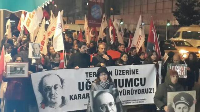 İstanbul'da vatanseverler Uğur Mumcu için yürüdü