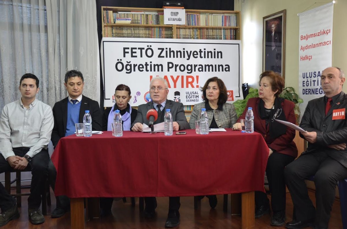 Müfredat taslağında FETÖ izleri!