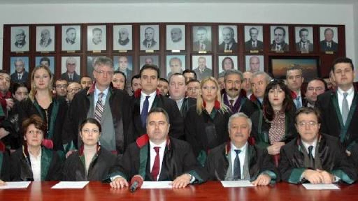 İzmir Barosu Referandumda Hayır Diyecek